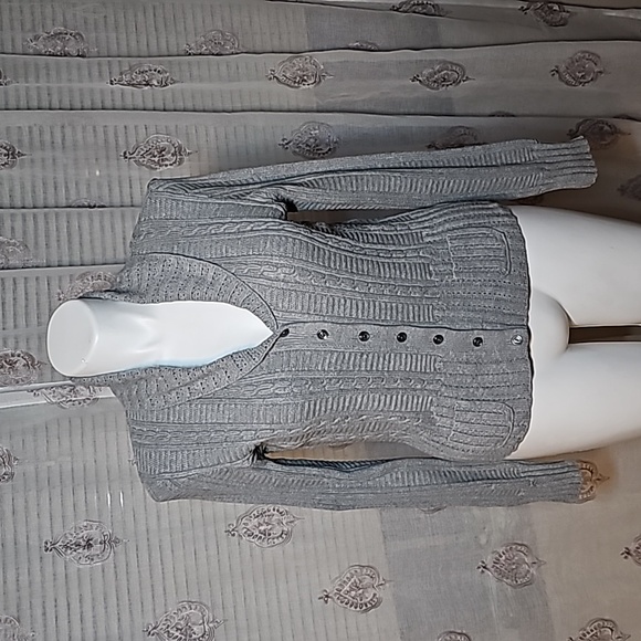 Gray knit button down sweater - Picture 2 of 13